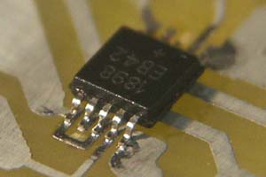 aufgel&ouml;teter IC im &micro;MAX-Geh&auml;use