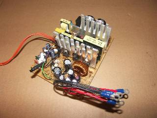 fertig umgebaute Platine mit Anschlußkabeln fertig umgebaute Platine mit Anschlußkabeln